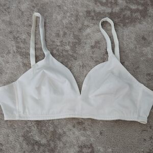 Natori‎ White Triangle Bra Intimates & Sleepwear Size 38C